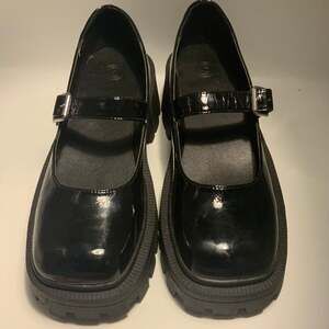 Urban Outfitters Chunky Platform Mary Janes, Black Patent, Size 9–90s Style
